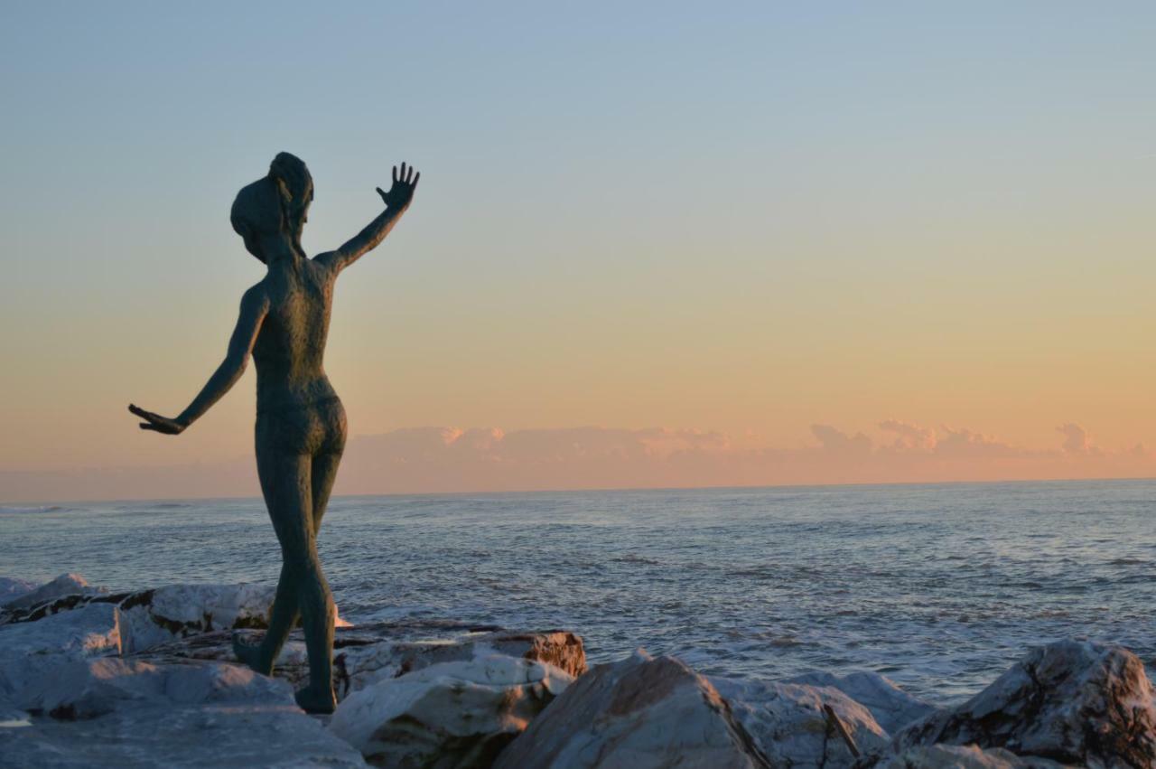 A Pochi Passi Dal Mare Ξενοδοχείο Torre del Lago Puccini Εξωτερικό φωτογραφία